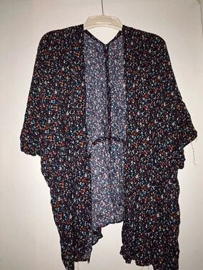 Easel Floral Kimono Cardigan in Navy with Multicolor Ditsy Print
